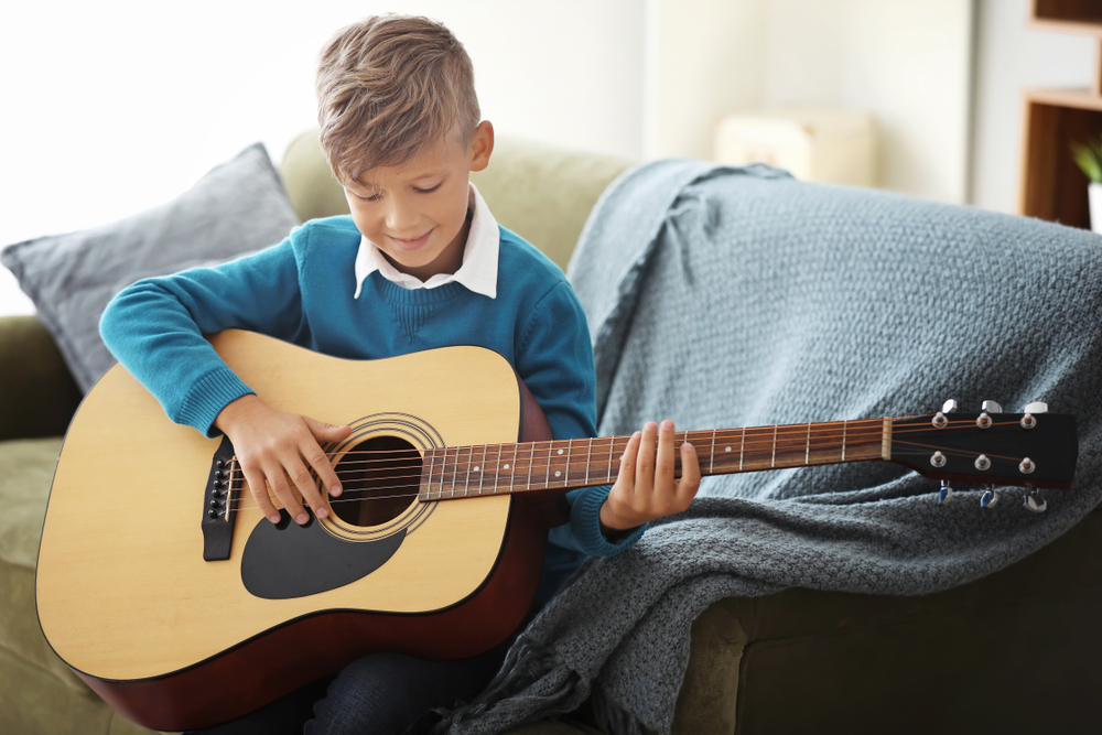 Action guitar là gì hướng dẫn đo và chỉnh chuẩn nhất 10 Why Should Your Child Play Guitar - Lessons In Your Home
