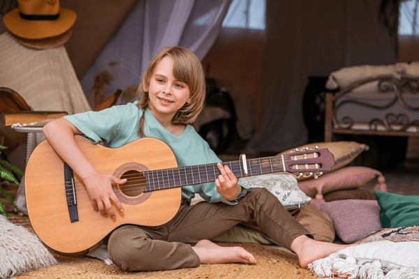 Hướng dẫn kỹ thuật ép dây và móc dây guitar chuẩn nhất 7 36+ Thousand Child Play Guitar Royalty-Free Images, Stock Photos & Pictures | Shutterstock